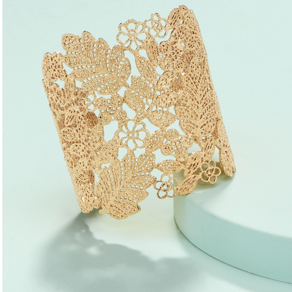 Stella & Dot | Chantilly Lace Gold Cuff